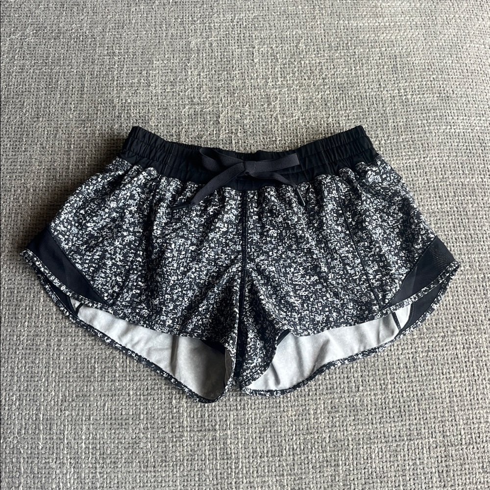 New! LULULEMON Hotty Hot Shorts - Picture 3 of 6